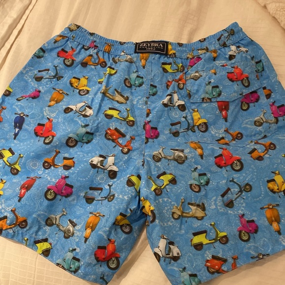 BNWOT men’s swim trunks made in Italy XL - Picture 3 of 7